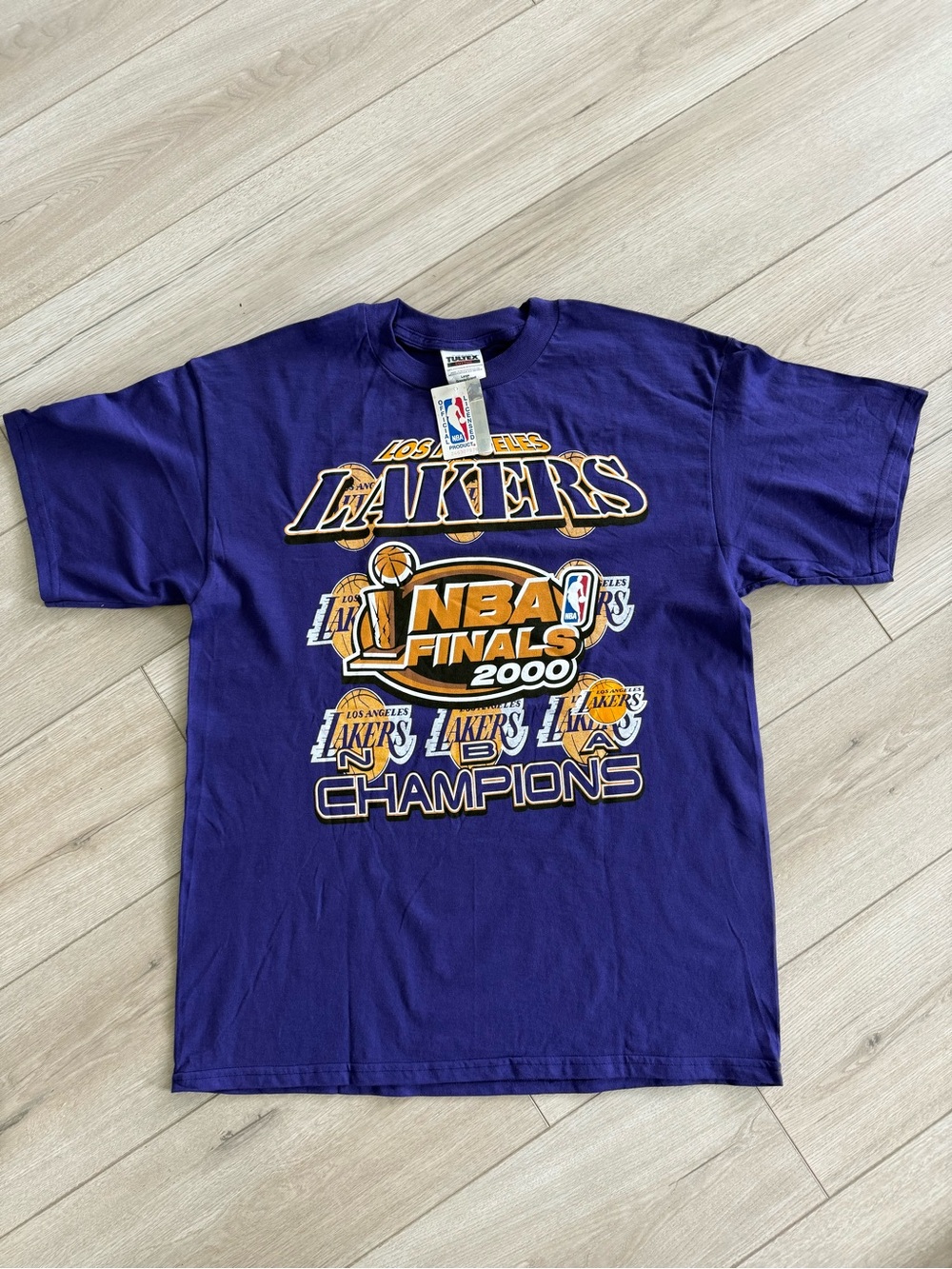 Vintage Y2K 2000 Los Angeles Lakers NBA Finals Champions T-Shirt NWT  Large